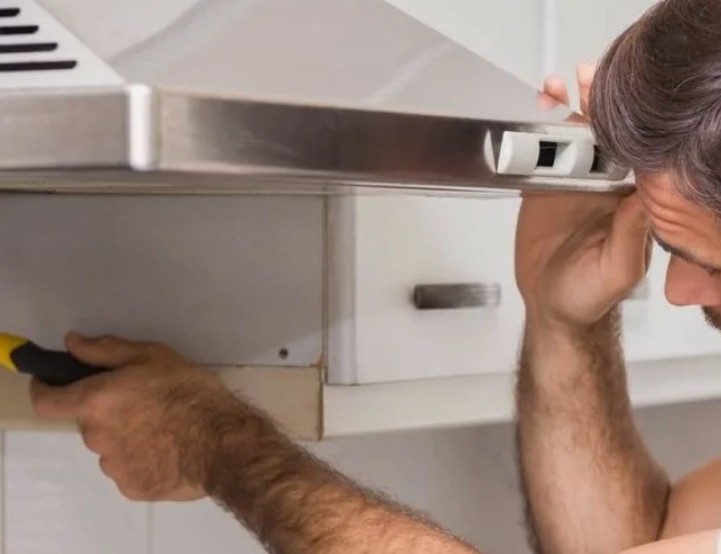 Commercial Kitchen Hood Repair: 7 Signs You Need Immediate Service 